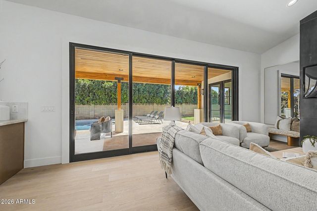 5101 E Laurel Lane, Scottsdale, AZ 85254