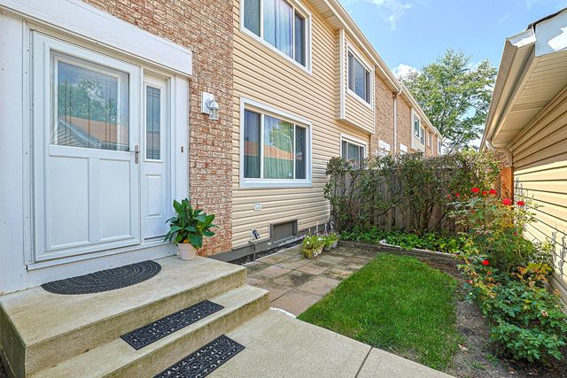 293 Barclay Drive, Glendale Heights, IL 60139