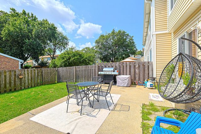 293 Barclay Drive, Glendale Heights, IL 60139