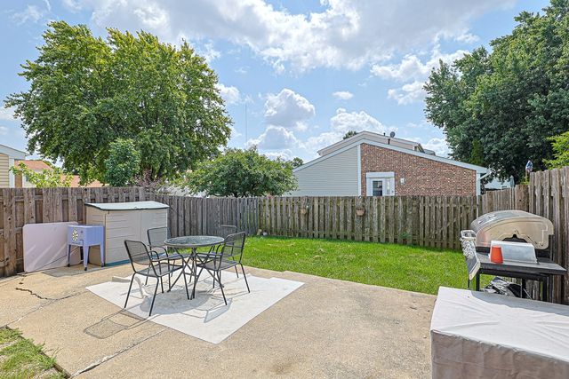 293 Barclay Drive, Glendale Heights, IL 60139