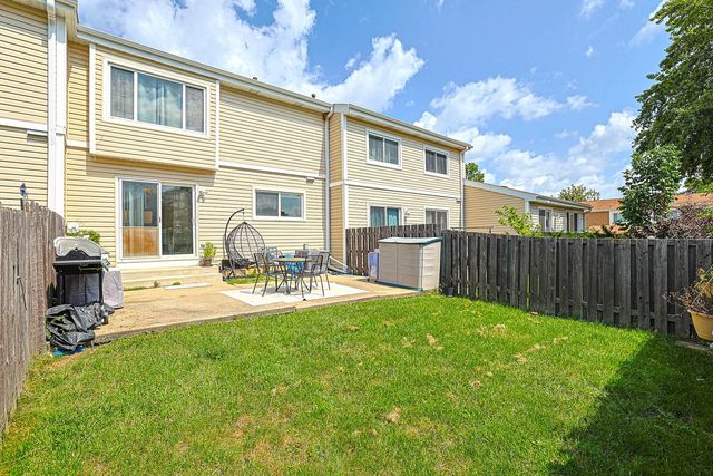293 Barclay Drive, Glendale Heights, IL 60139
