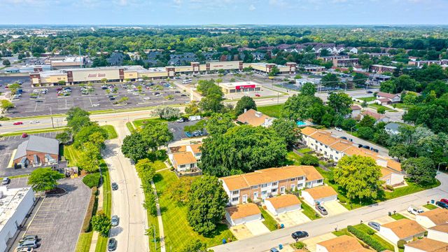 293 Barclay Drive, Glendale Heights, IL 60139