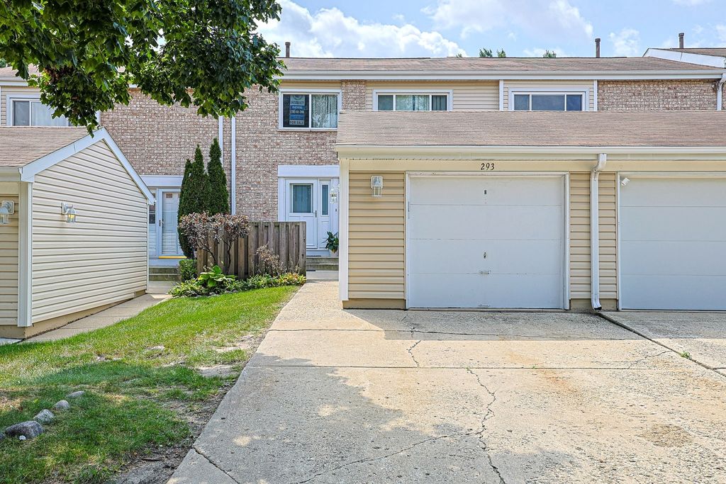 293 Barclay Drive, Glendale Heights, IL 60139
