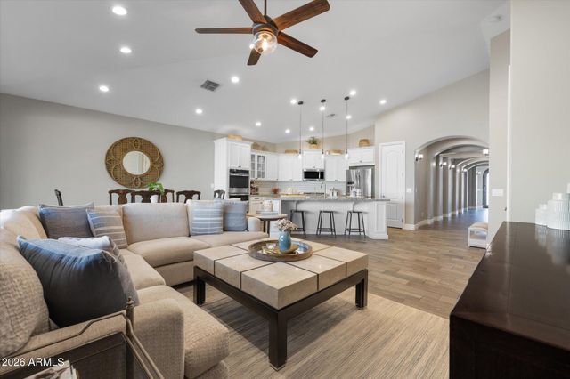 4422 E GRAND CANYON Drive, Chandler, AZ 85249