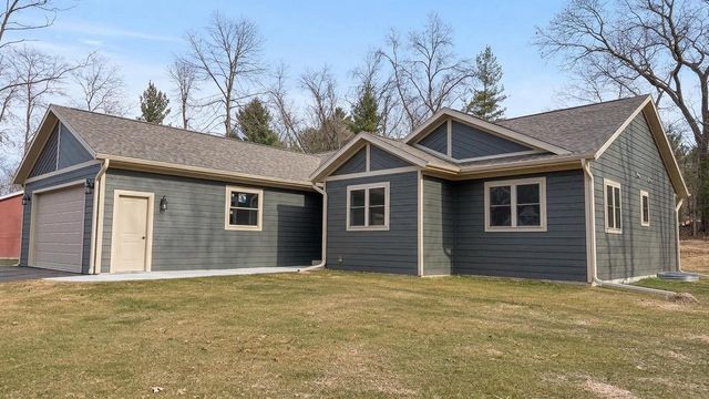 1618 Michigan Avenue, Wisconsin Dells, WI 53965