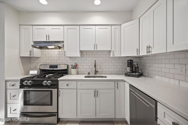 73 Holly Drive, Eatontown, NJ 07724