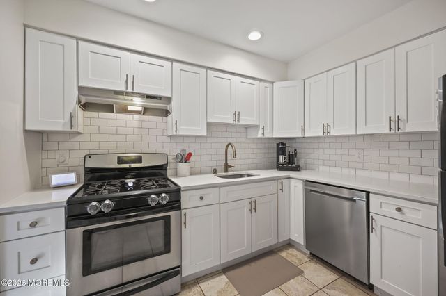 73 Holly Drive, Eatontown, NJ 07724