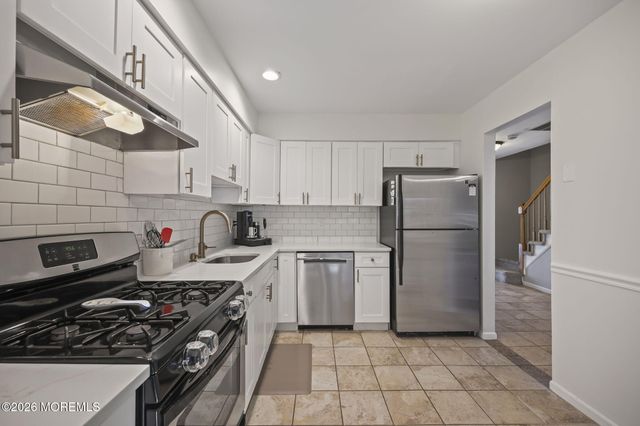 73 Holly Drive, Eatontown, NJ 07724