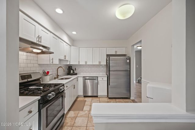 73 Holly Drive, Eatontown, NJ 07724