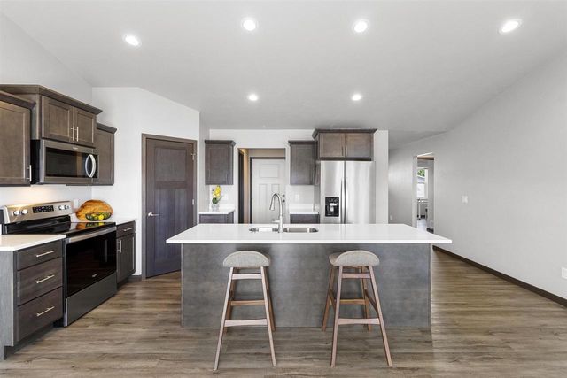1744 PATRIOT WAY, Neenah, WI 54956