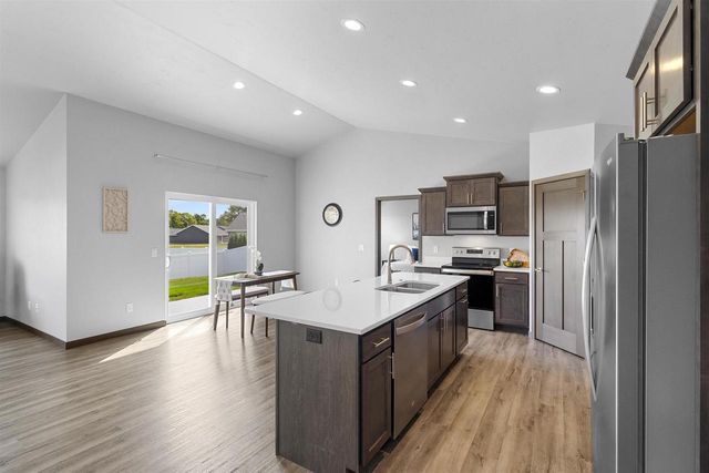 1744 PATRIOT WAY, Neenah, WI 54956