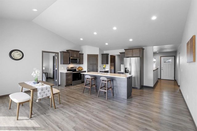 1744 PATRIOT WAY, Neenah, WI 54956