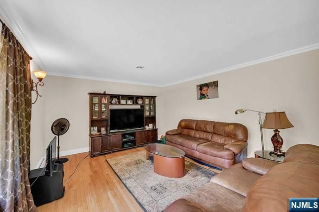 100 Lake Street, Upper Saddle River, NJ 07458