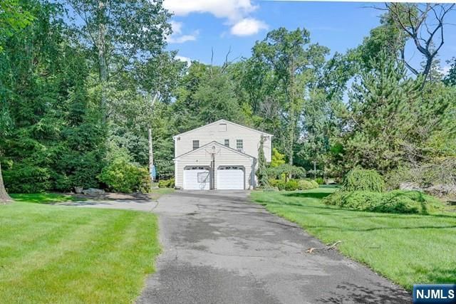 100 Lake Street, Upper Saddle River, NJ 07458