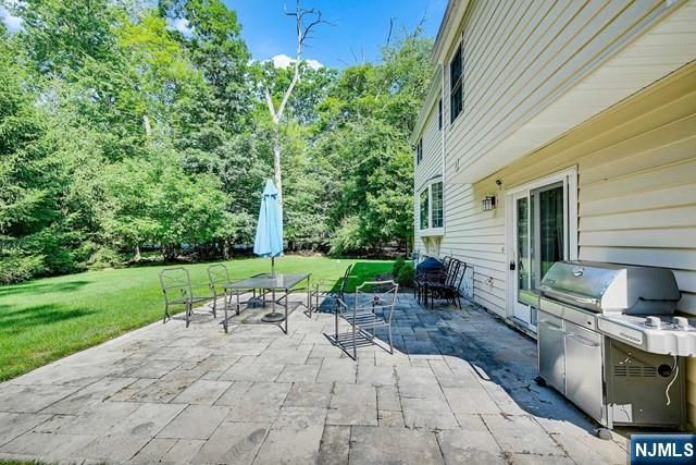 100 Lake Street, Upper Saddle River, NJ 07458