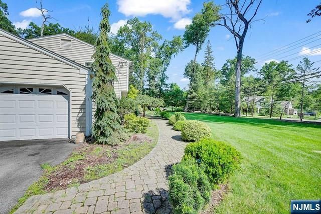 100 Lake Street, Upper Saddle River, NJ 07458