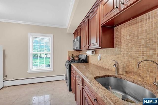 100 Lake Street, Upper Saddle River, NJ 07458