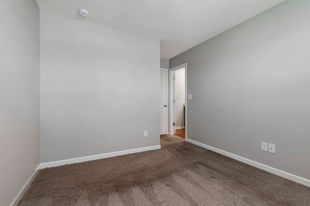 8066 Logan Dr, La Vergne, TN 37086