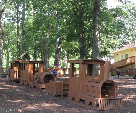 11975 FARRABOW LN, Woodbridge, VA 22192