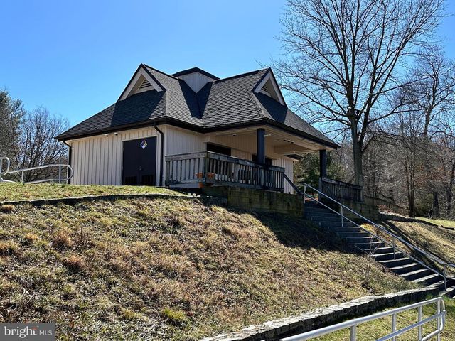 11975 FARRABOW LN, Woodbridge, VA 22192