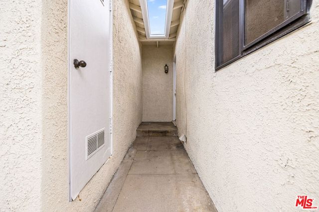 11245 Huston Street, North Hollywood, CA 91601