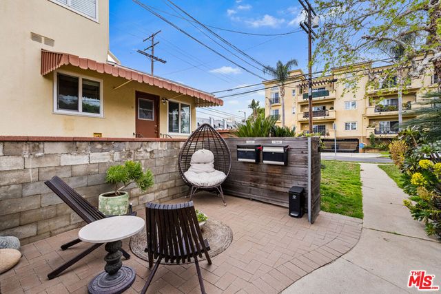 11245 Huston Street, North Hollywood, CA 91601