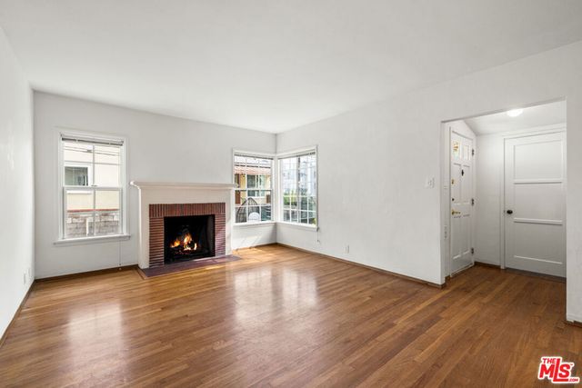 11245 Huston Street, North Hollywood, CA 91601