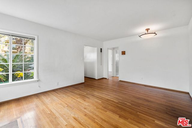 11245 Huston Street, North Hollywood, CA 91601