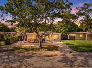 13560 NW 2nd Ave 13560, North Miami, FL 33168