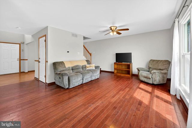 27 DAMON DR, Sicklerville, NJ 08081