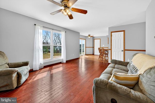 27 DAMON DR, Sicklerville, NJ 08081