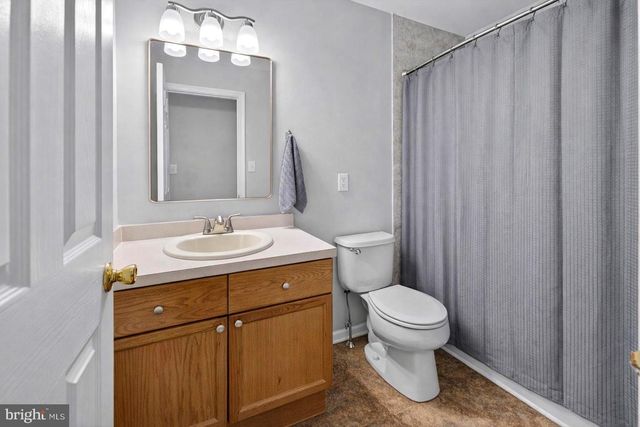 27 DAMON DR, Sicklerville, NJ 08081