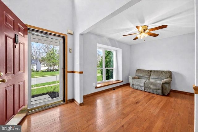 27 DAMON DR, Sicklerville, NJ 08081