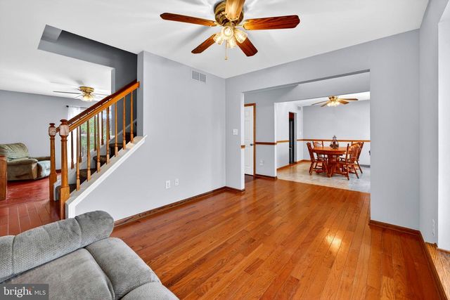 27 DAMON DR, Sicklerville, NJ 08081