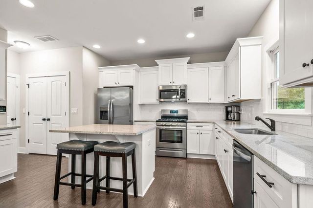35 Bridgestone Way SE, Cartersville, GA 30120