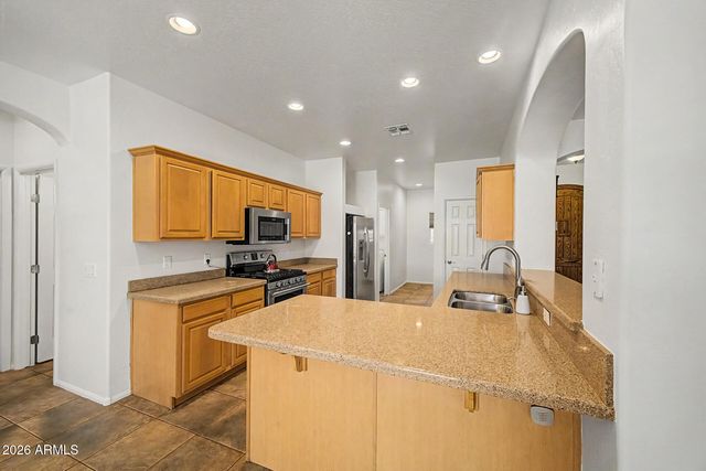 10594 W LONE CACTUS Drive, Peoria, AZ 85382