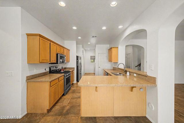 10594 W LONE CACTUS Drive, Peoria, AZ 85382