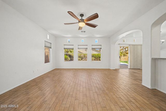 10594 W LONE CACTUS Drive, Peoria, AZ 85382
