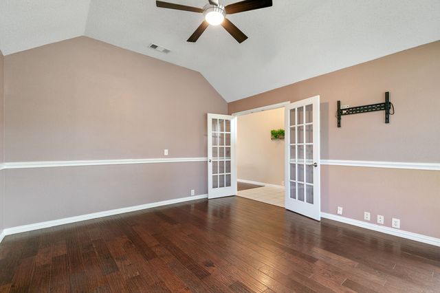 615 Lake Bridge Drive, Lake Dallas, TX 75065