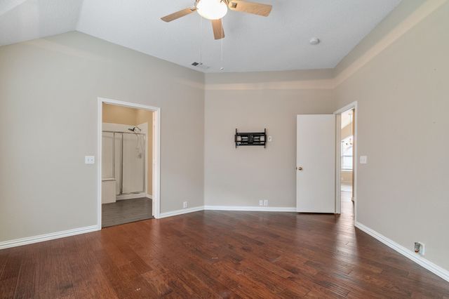 615 Lake Bridge Drive, Lake Dallas, TX 75065