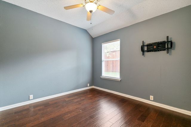 615 Lake Bridge Drive, Lake Dallas, TX 75065