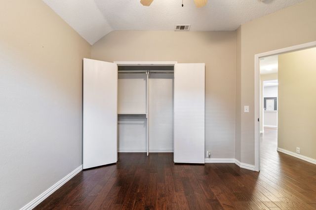615 Lake Bridge Drive, Lake Dallas, TX 75065