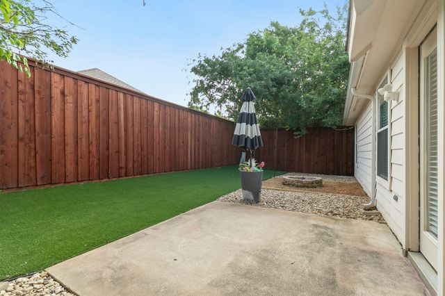 615 Lake Bridge Drive, Lake Dallas, TX 75065