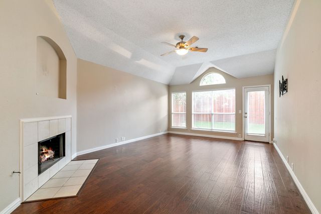 615 Lake Bridge Drive, Lake Dallas, TX 75065