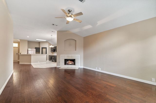 615 Lake Bridge Drive, Lake Dallas, TX 75065