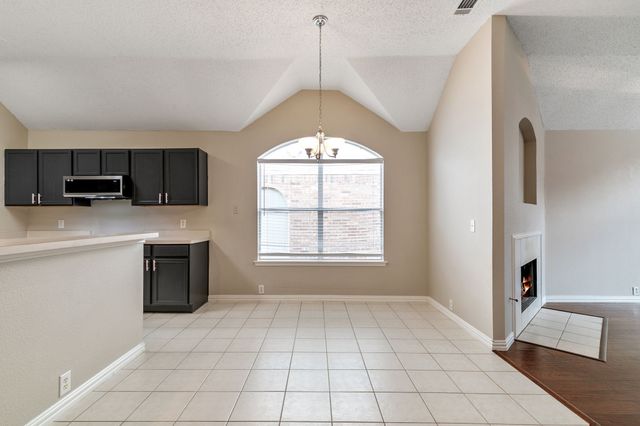 615 Lake Bridge Drive, Lake Dallas, TX 75065