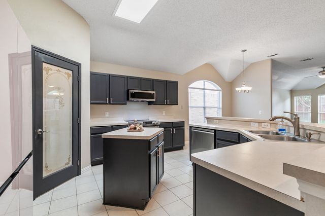 615 Lake Bridge Drive, Lake Dallas, TX 75065