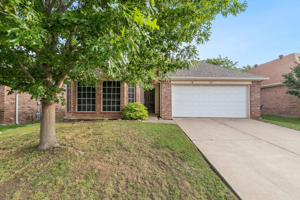 615 Lake Bridge Drive, Lake Dallas, TX 75065