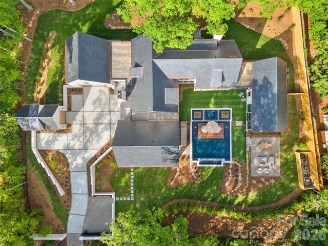 4111 Columbine Circle, Charlotte, NC 28211