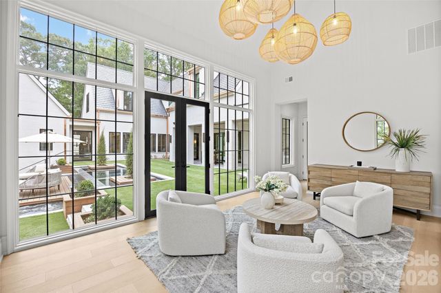 4111 Columbine Circle, Charlotte, NC 28211